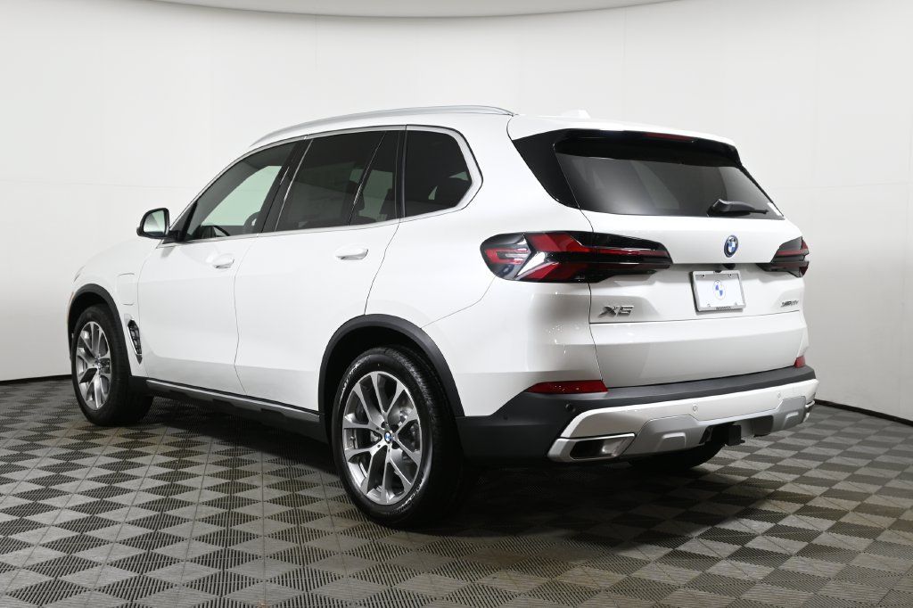 Used 2026 BMW X5 xDrive50e AWD/4WD image 5