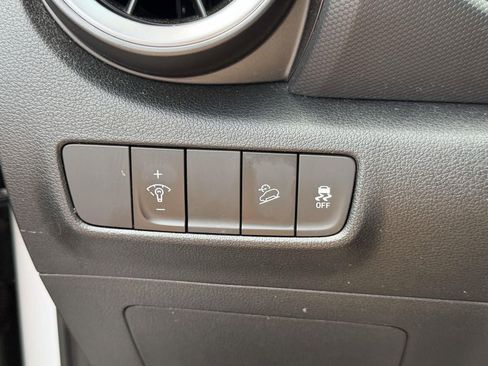 Certified 2023 Hyundai Kona SEL AWD/4WD image 21