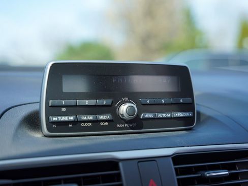 Used 2014 MAZDA MAZDA3 i Sport image 19