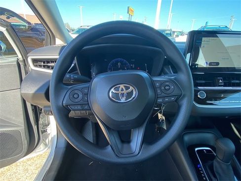 Used 2026 Toyota Corolla LE image 22
