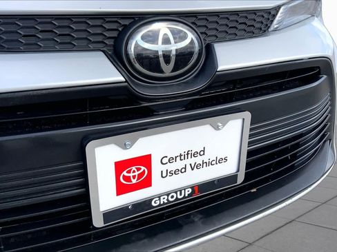 Used 2024 Toyota Corolla LE FWD image 29