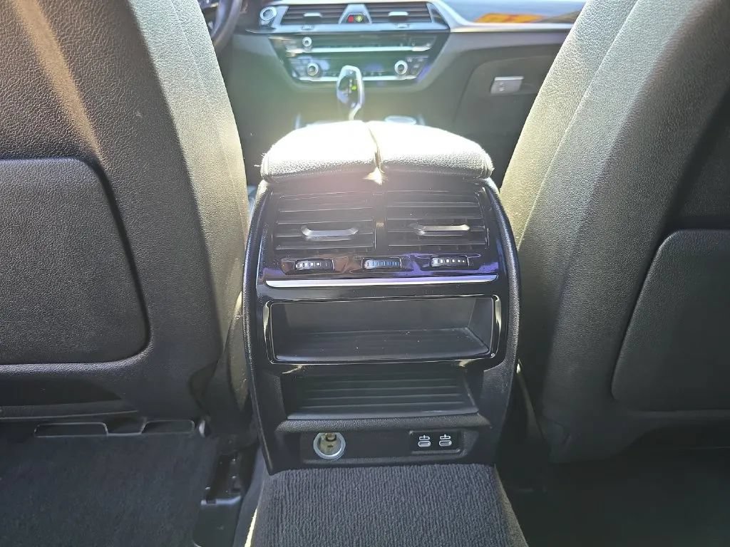 Used 2020 BMW 540i w/ Convenience Package RWD image 15