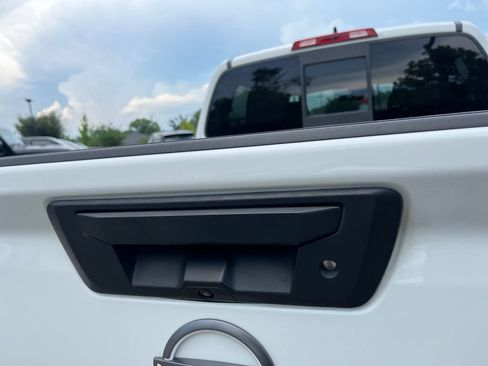 Used 2022 Nissan Frontier SV AWD/4WD image 40