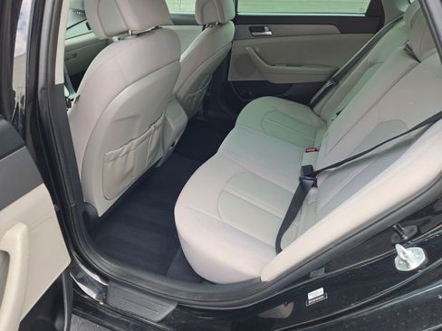 Used 2016 Hyundai Sonata SE w/ Cargo Package FWD image 16