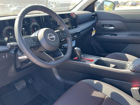 New 2026 Nissan Kicks SR image 9