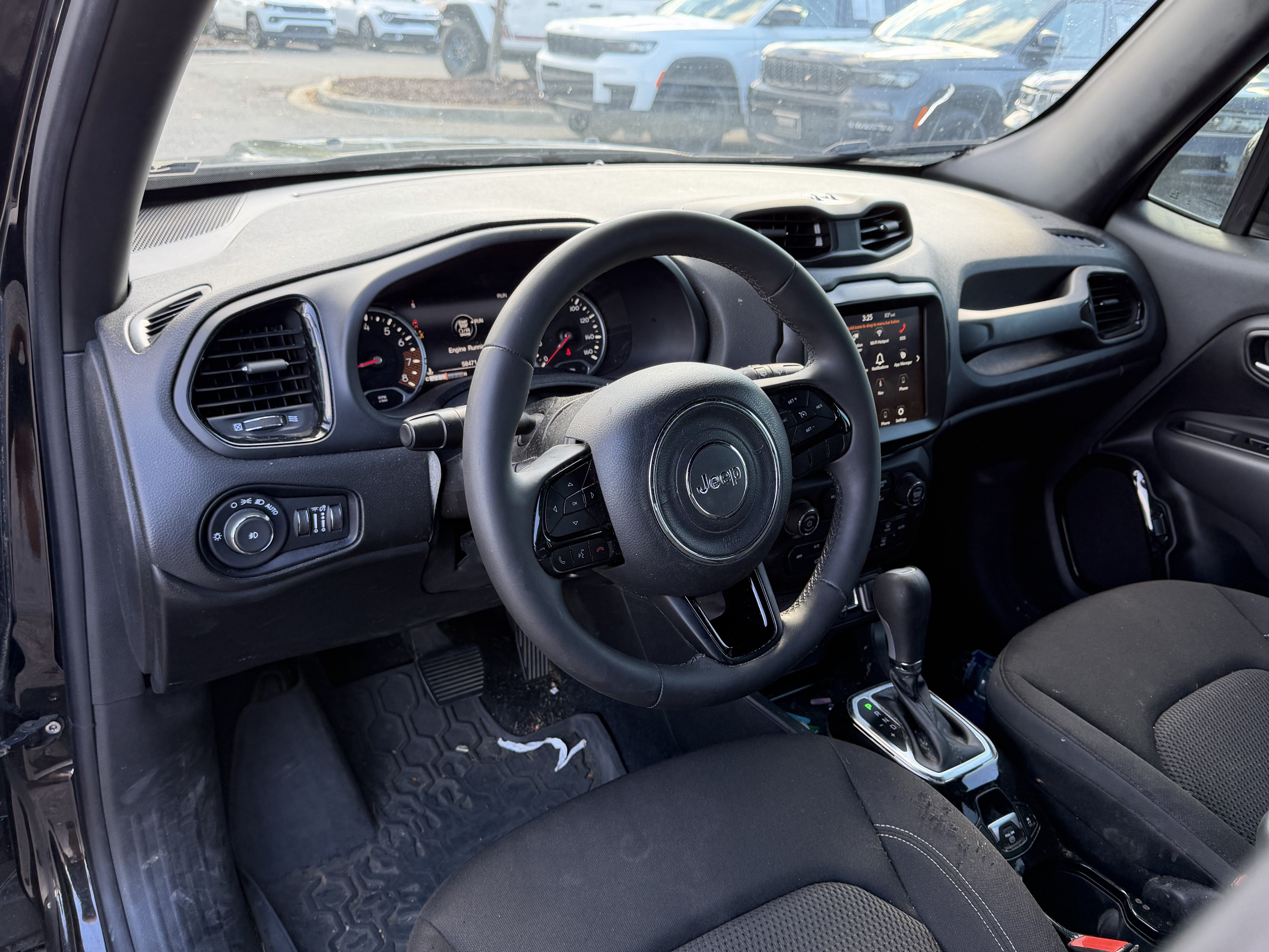 Used 2022 Jeep Renegade Altitude AWD/4WD image 9
