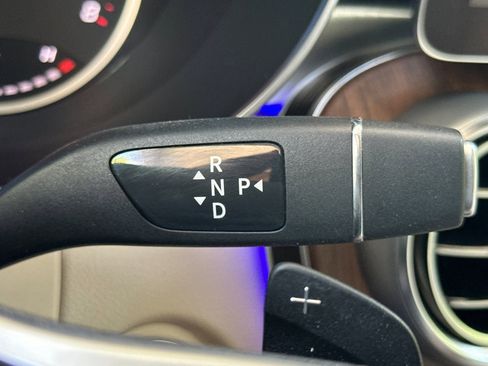 Used 2022 Mercedes-Benz GLC 300 4MATIC image 16