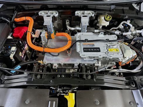 Used 2024 Nissan Ariya FWD image 33