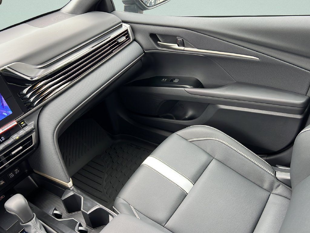 Used 2026 Toyota Camry SE FWD image 12