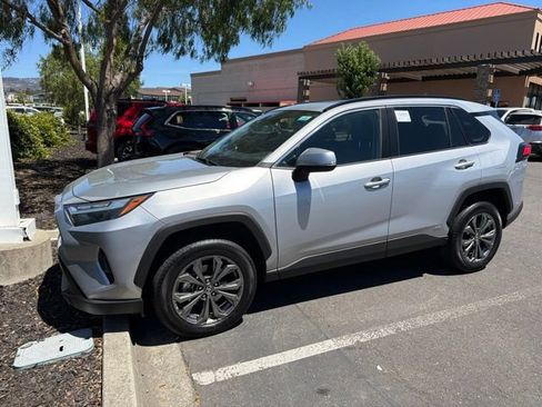 Used 2022 Toyota RAV4 XLE Premium AWD/4WD image 23