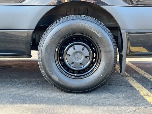 Used 2023 Mercedes-Benz Sprinter 2500 image 31