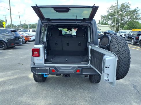 Used 2024 Jeep Wrangler Unlimited Rubicon 4xe AWD/4WD image 19
