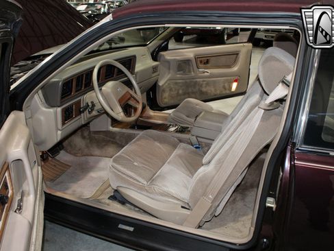 Used 1988 Lincoln Mark VII Blass image 6