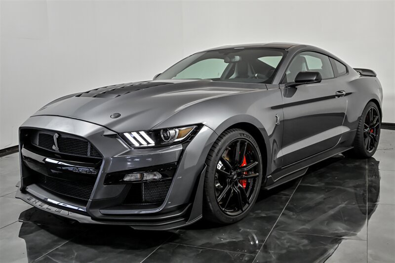 Used 2022 Ford Mustang Shelby GT500 w/ Technology Package RWD image 5