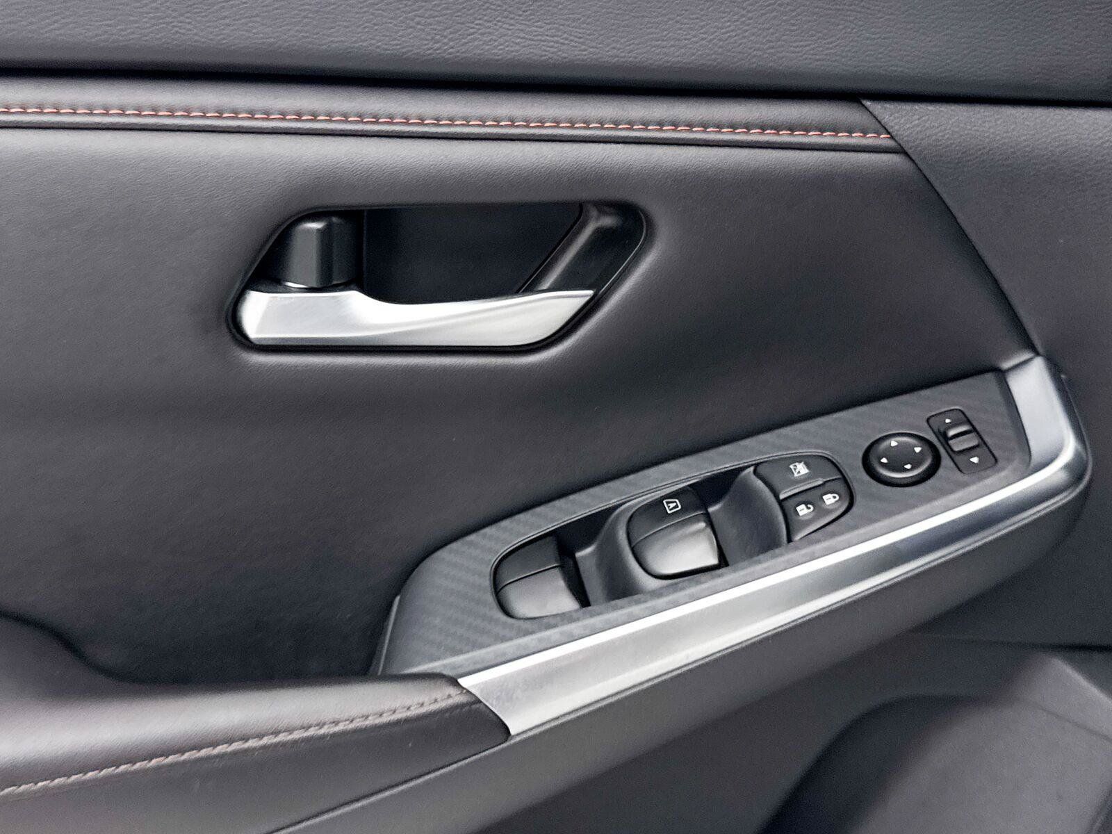 Used 2024 Nissan Sentra SR w/ SR Premium Package FWD image 28