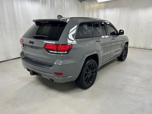 Used 2020 Jeep Grand Cherokee Altitude AWD/4WD image 5