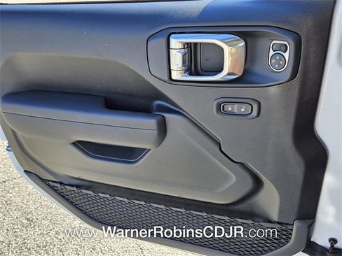 New 2025 Jeep Gladiator Sport image 29