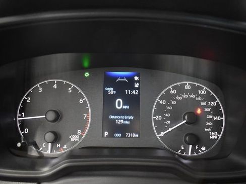 Used 2025 Toyota Corolla SE image 25