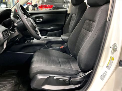 Used 2025 Honda HR-V LX image 9