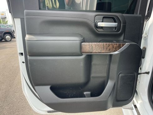 Used 2020 GMC Sierra 3500 Denali w/ Denali Ultimate Package image 31