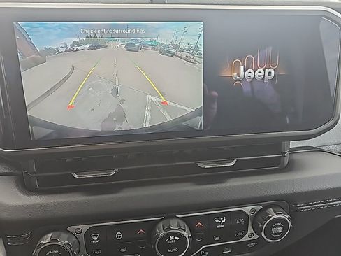 Certified 2025 Jeep Wrangler Unlimited Sahara w/ Safety Group image 31