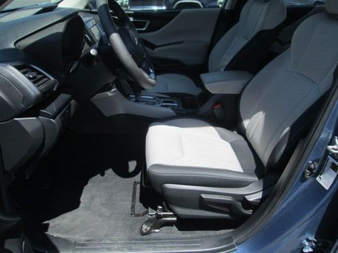 Used 2023 Subaru Forester AWD/4WD image 4