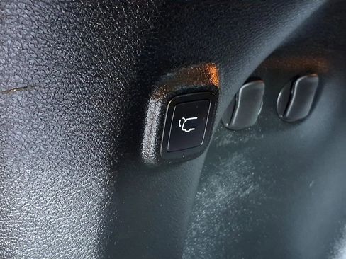 Used 2019 Jeep Cherokee Limited AWD/4WD image 7