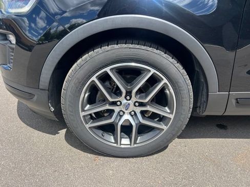 Used 2018 Ford Explorer Sport w/ Equipment Group 401A AWD/4WD image 9