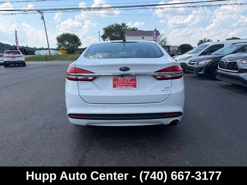 Used 2018 Ford Fusion SE w/ Fusion SE Technology Package FWD image 5