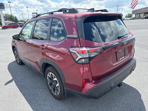 Used 2025 Subaru Forester Premium AWD/4WD image 3