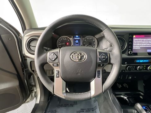 Used 2022 Toyota Tacoma SR5 w/ Technology Package RWD image 17