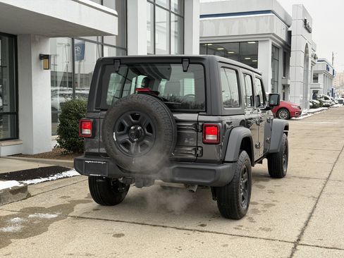 Used 2025 Jeep Wrangler Sport image 5