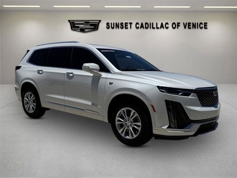 New 2025 Cadillac XT6 Luxury FWD image 1