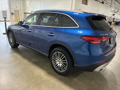 Used 2025 Mercedes-Benz GLC 300 4MATIC image 5