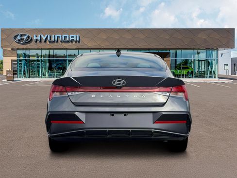 New 2026 Hyundai Elantra Limited FWD image 6