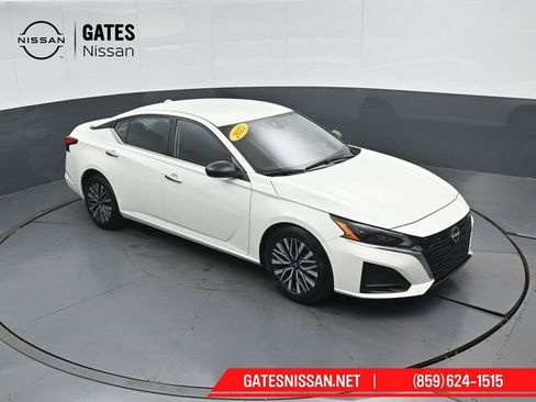 Used 2025 Nissan Altima 2.5 SV image 43