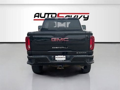 Used 2022 GMC Sierra 2500 Denali w/ Denali Black Diamond Edition image 6