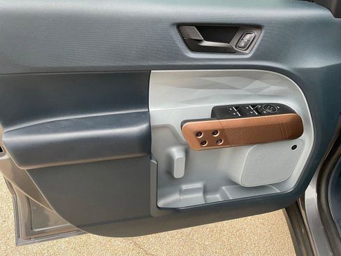 Used 2023 Ford Maverick Lariat w/ Lariat Luxury Package image 9