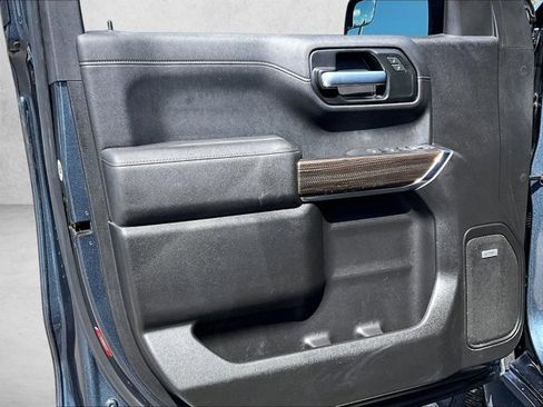 Used 2021 Chevrolet Silverado 1500 LT Trail Boss w/ Convenience Package II AWD/4WD image 17