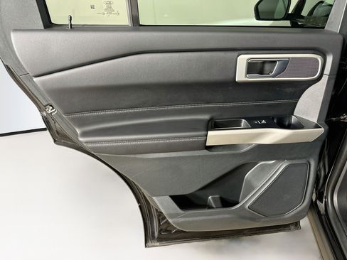 Used 2022 Ford Explorer XLT w/ Equipment Group 202A AWD/4WD image 27