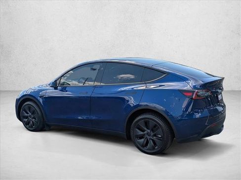 Used 2024 Tesla Model Y Long Range AWD/4WD image 8