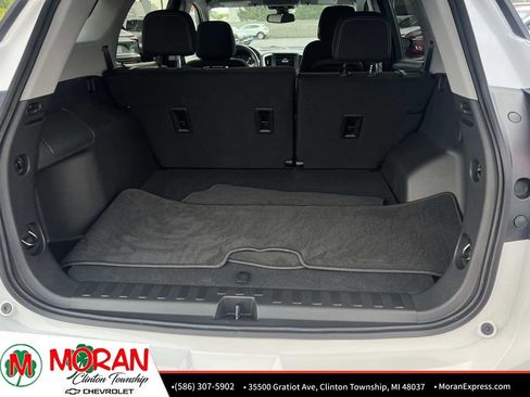 Certified 2023 GMC Terrain SLE AWD/4WD image 13