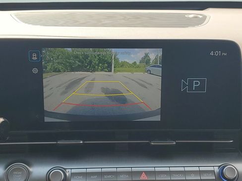 Certified 2024 Hyundai Kona SEL AWD/4WD image 18