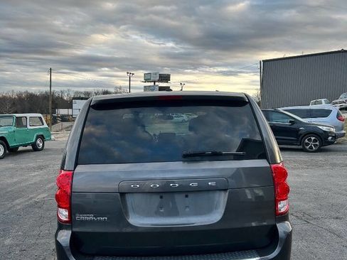 Used 2016 Dodge Grand Caravan SE FWD image 5