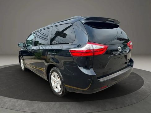 Used 2017 Toyota Sienna LE FWD image 7