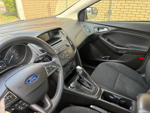 Used 2016 Ford Focus SE image 11