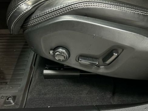 Certified 2023 Volvo XC60 B5 Ultimate image 11