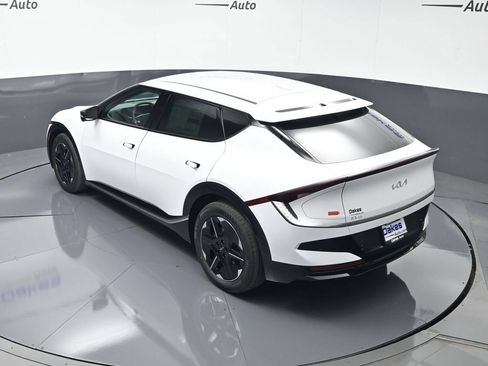 New 2026 Kia EV6 Wind RWD image 49