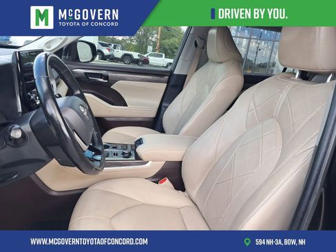 Used 2022 Toyota Highlander Platinum AWD/4WD image 14