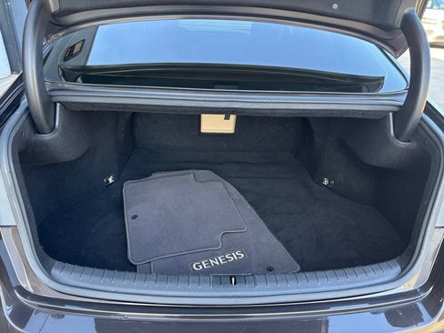Used 2017 Genesis G80 3.8 RWD image 17